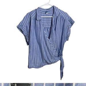 Old Navy Blouse Women's XL Blue White Striped Tie Wrap Short Sleeve Shirt